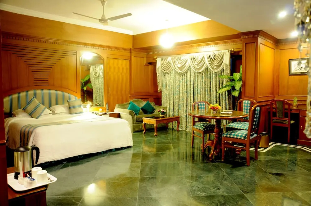 Lobby & Reception
