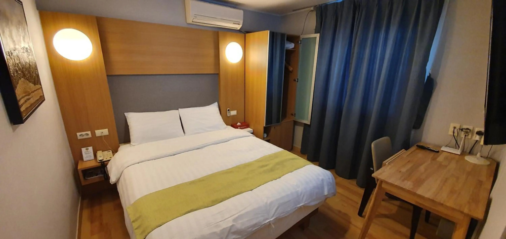 Appletree Hotel — 4