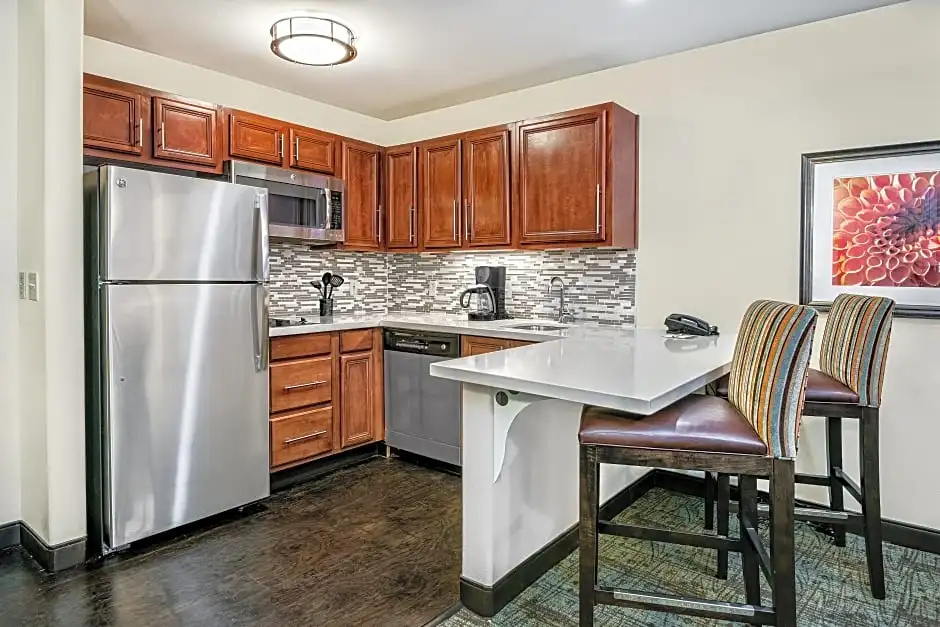 Staybridge Suites Lubbock - University Area by IHG - Chambres