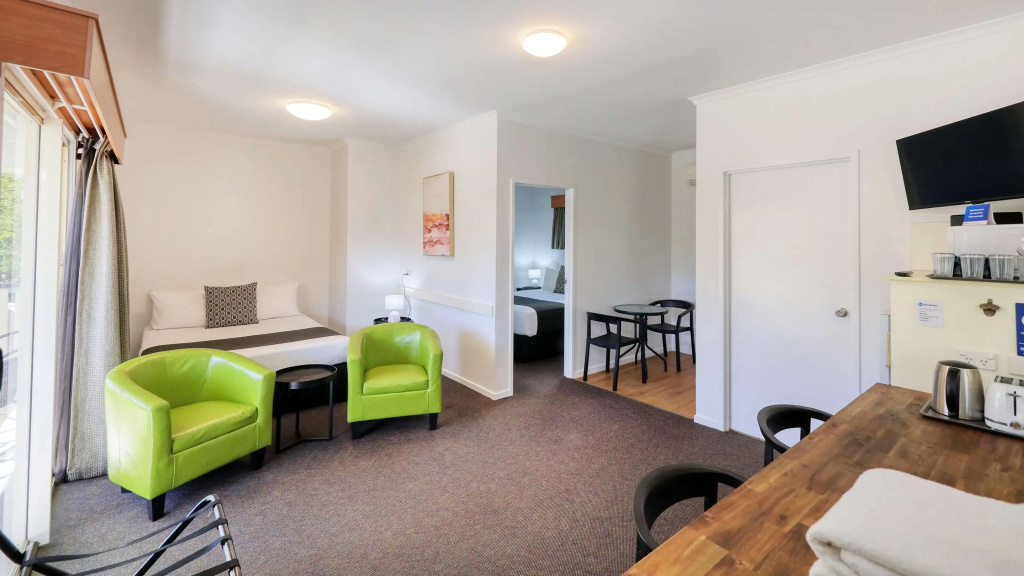 1 Bedroom Quadruple Suite with balcony