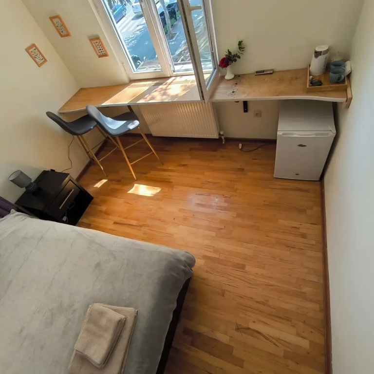 Economy room