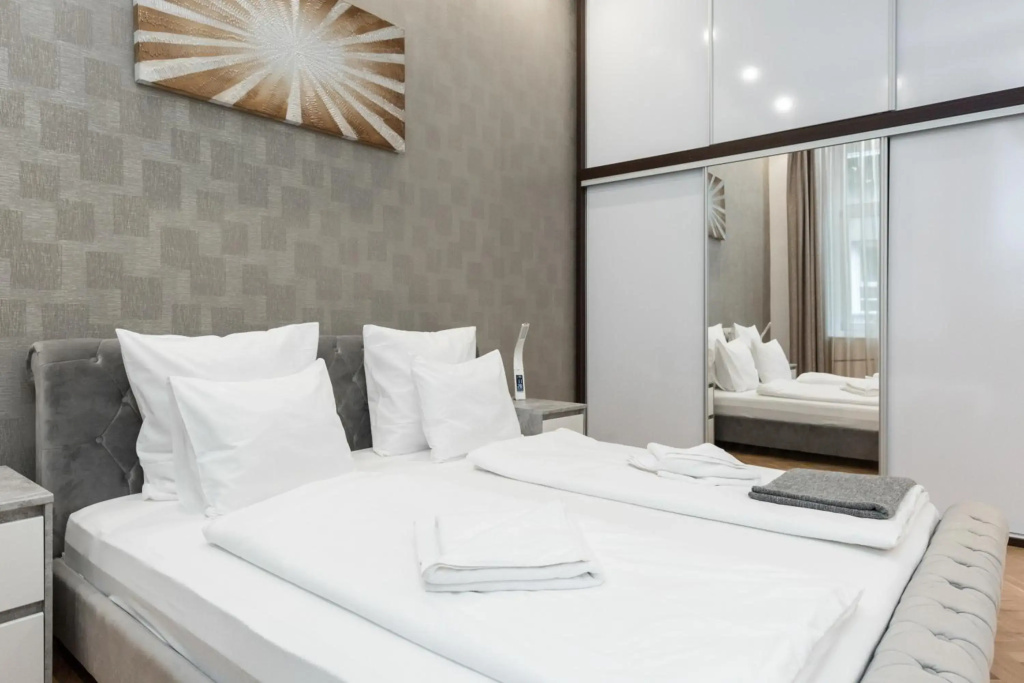 City Center Grand Luxury w 2BR/2BT