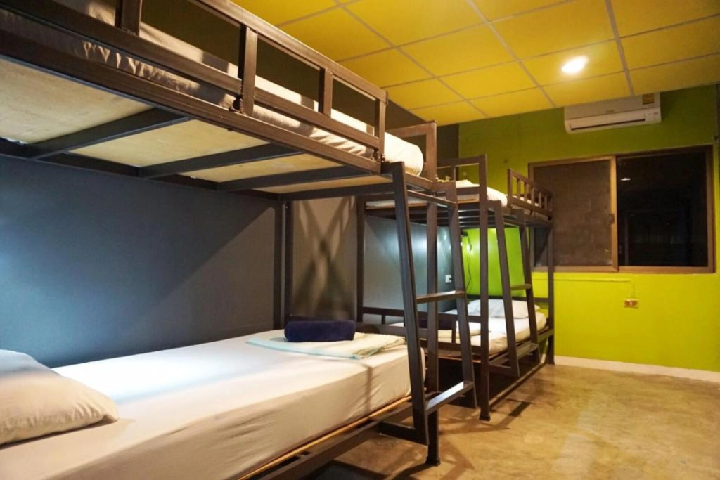 B&B House & Hostel — 4
