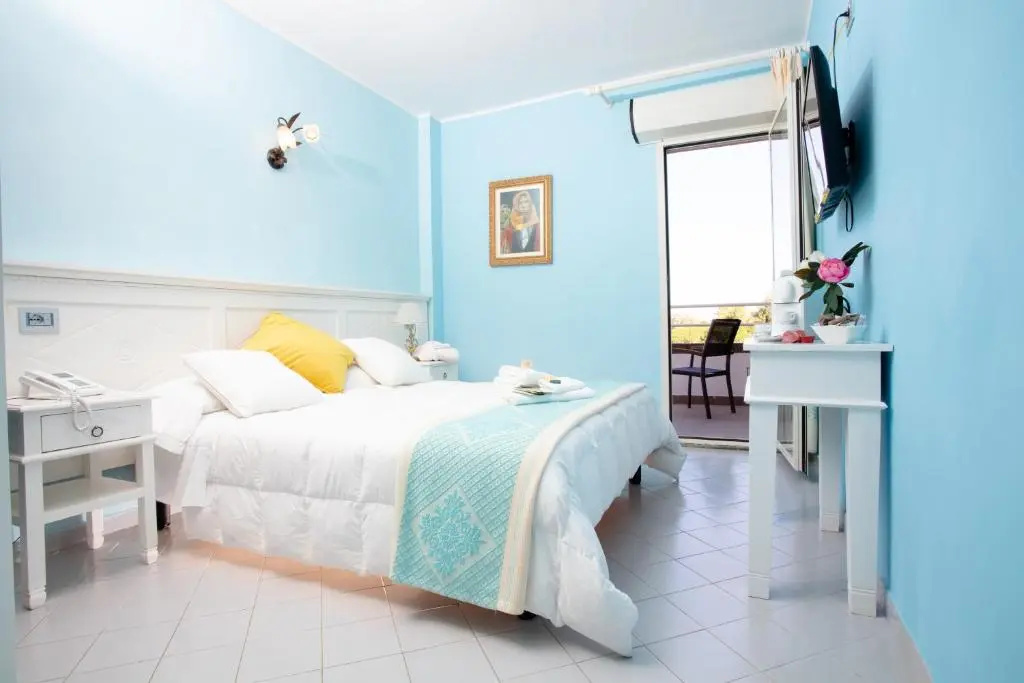 Superior Double room (full double bed)