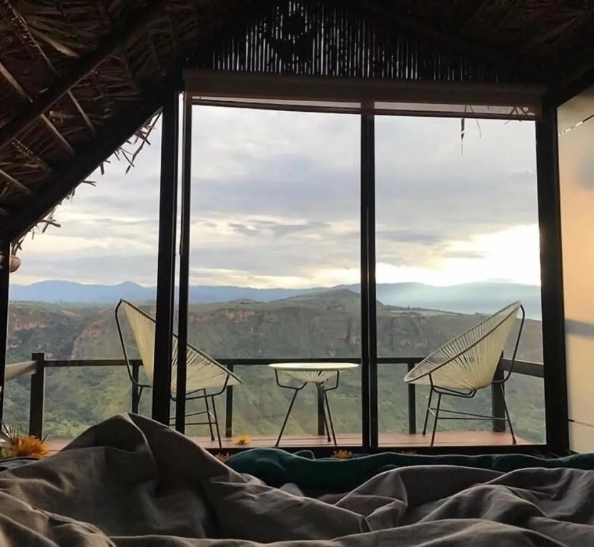 Standard room with mountain view