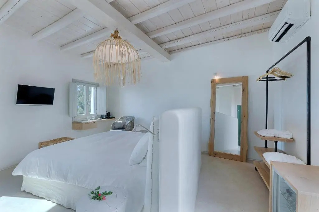 Deluxe Double room with sea view (full double bed)