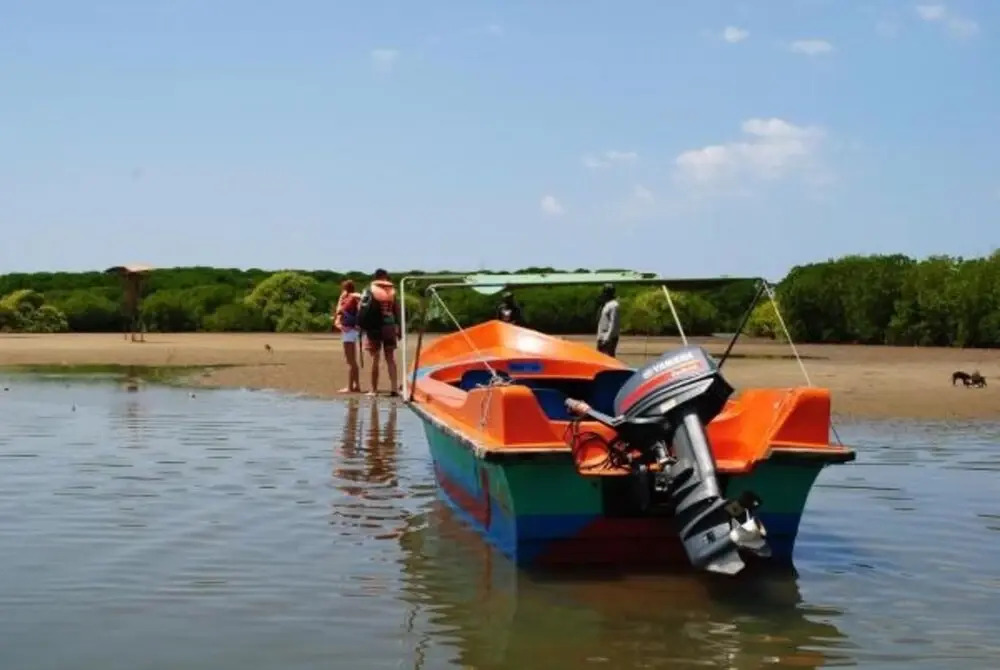 Miura Dutch Edge Hotel - фото 15