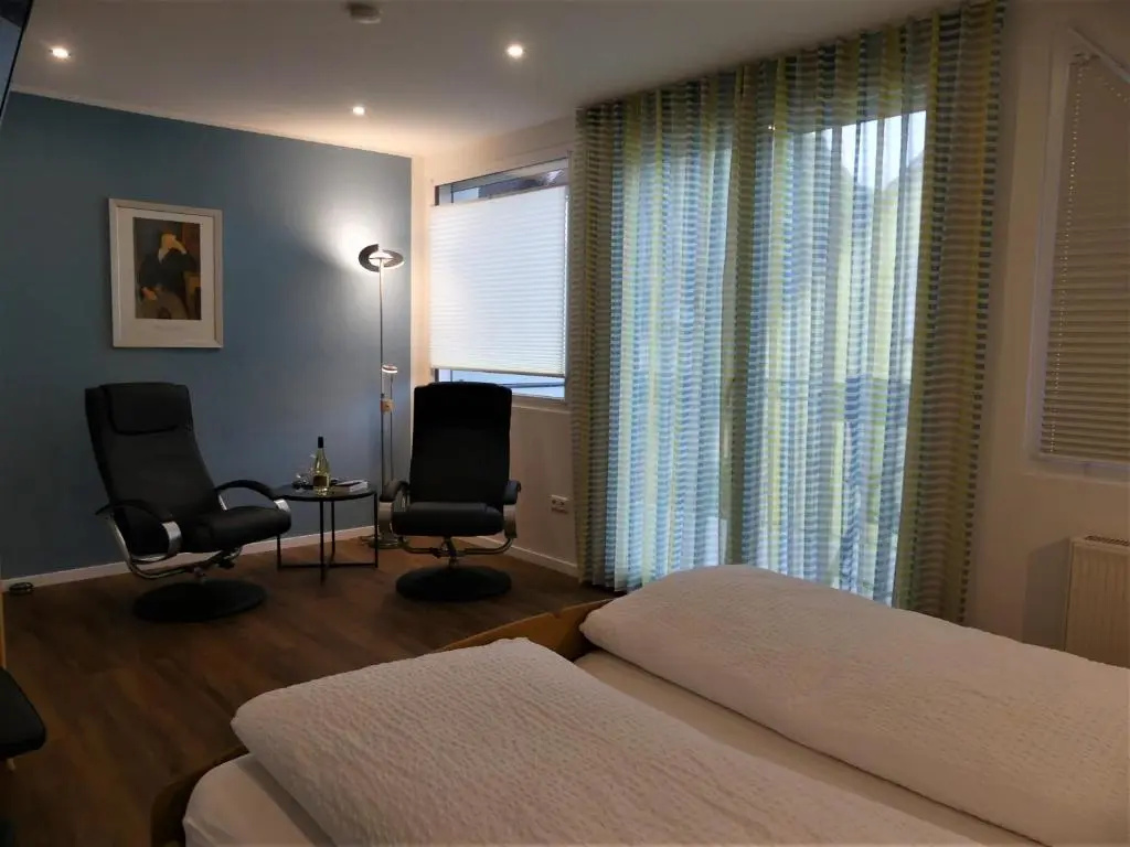 Deluxe Double room (full double bed)