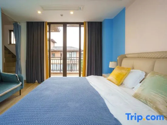 4 Bedrooms Villa with lake view