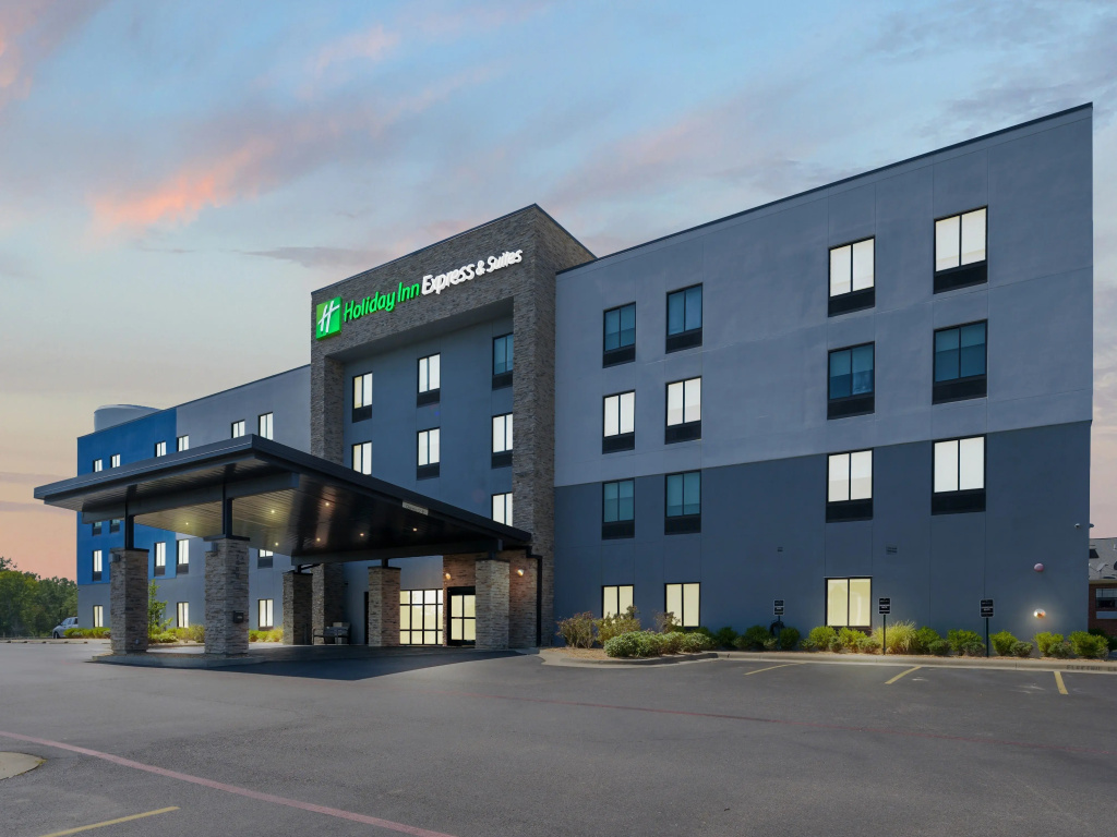 Holiday Inn Express and Suites White Hall by IHG