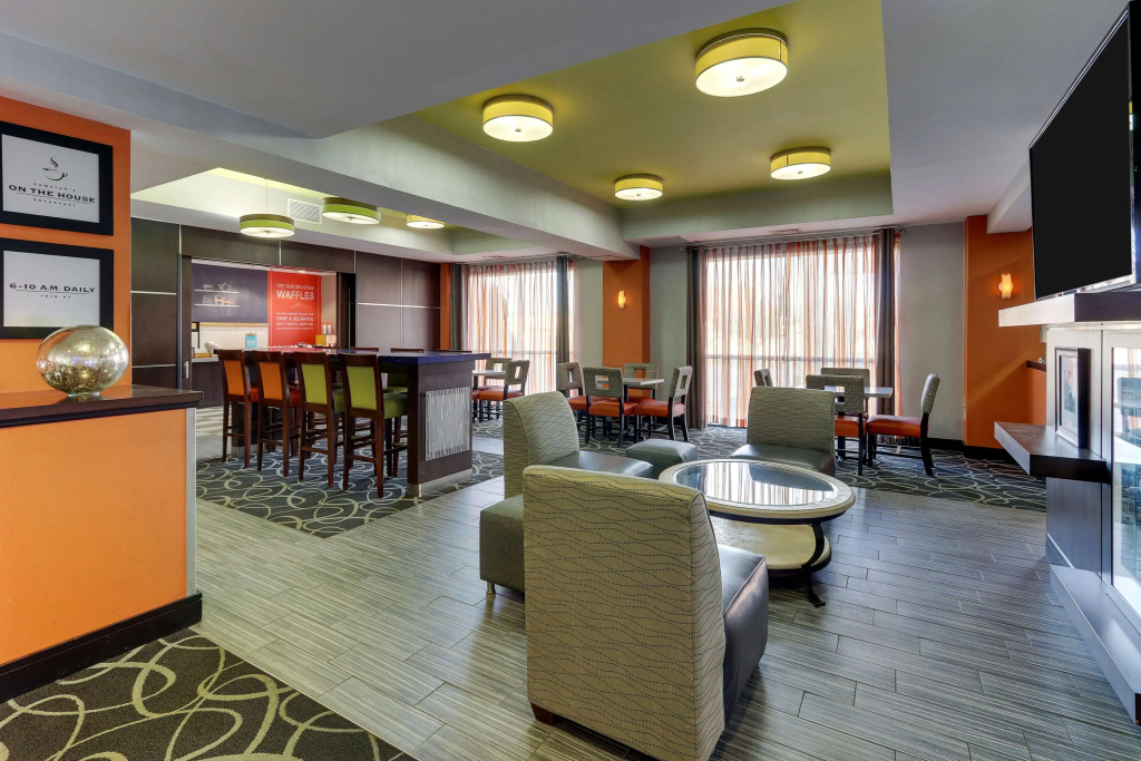Lobby & Reception