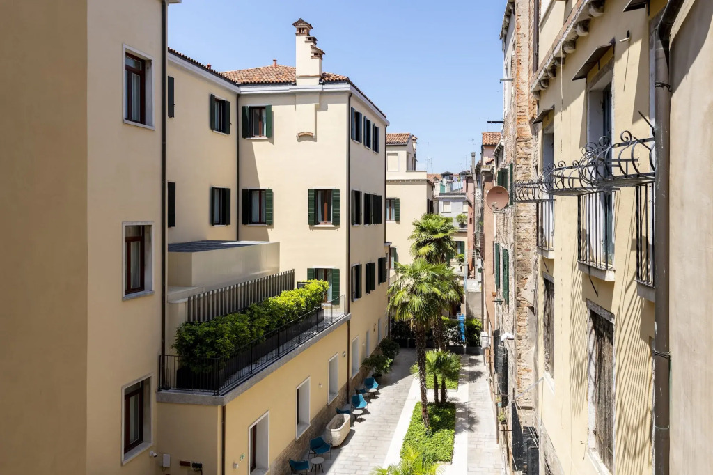 3. H10 Palazzo Canova