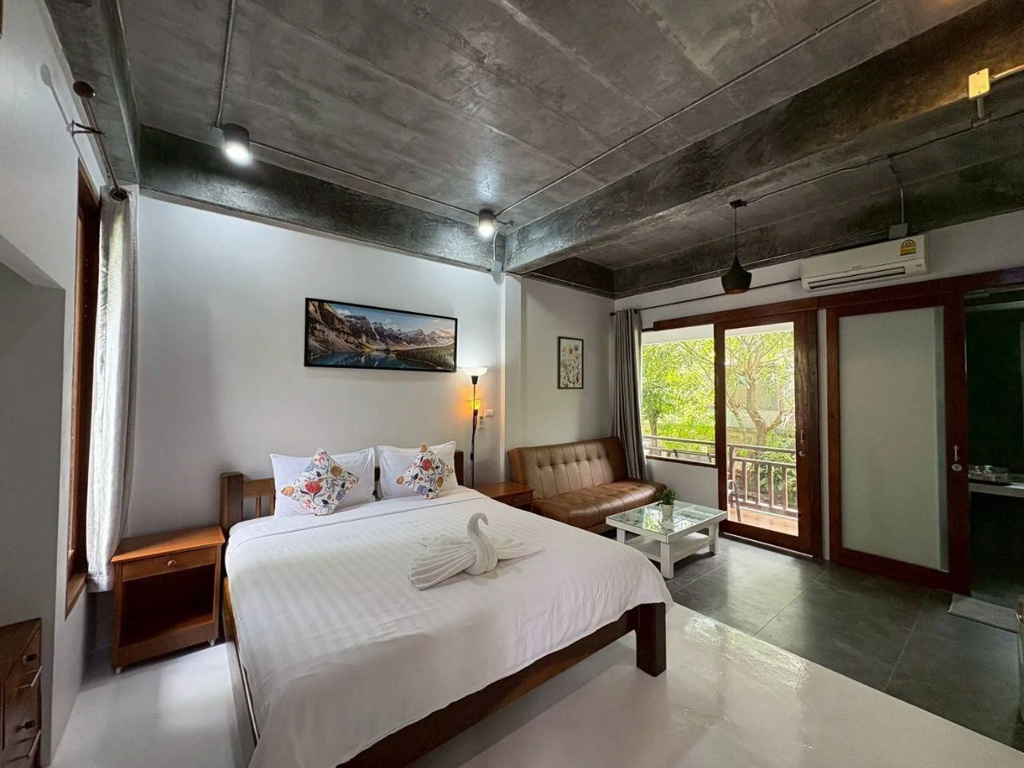 Deluxe room with balcony