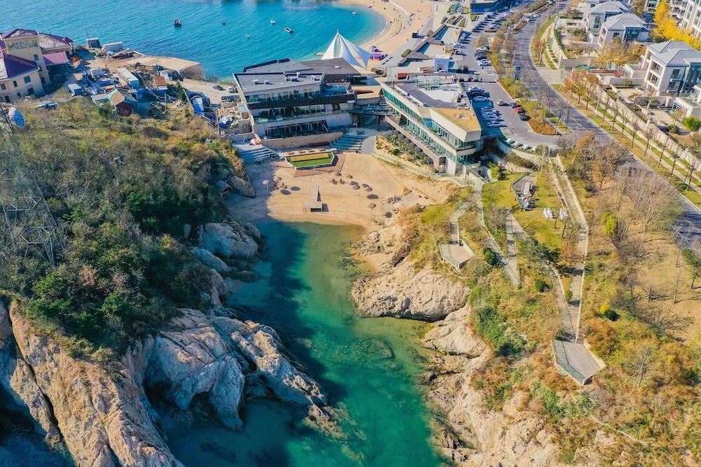 Beach & Waterfront