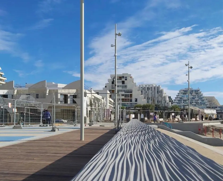 5 toits et mois Studio 2 pers Parking privatif Balcon et WIFI 10 mn plage et centre ville a pied