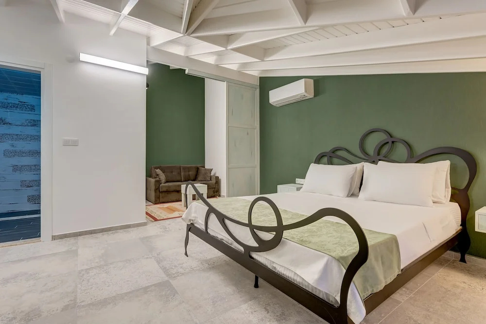 Deluxe Apartment with balcony