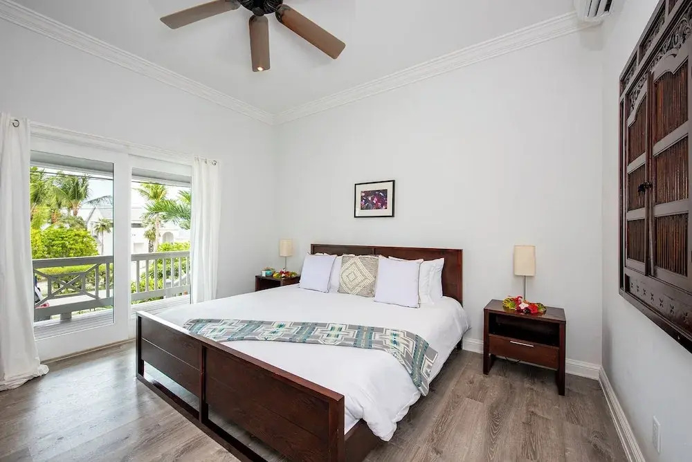 Pink Sand Paradise: Cozy Beachfront Cottage — фото 3