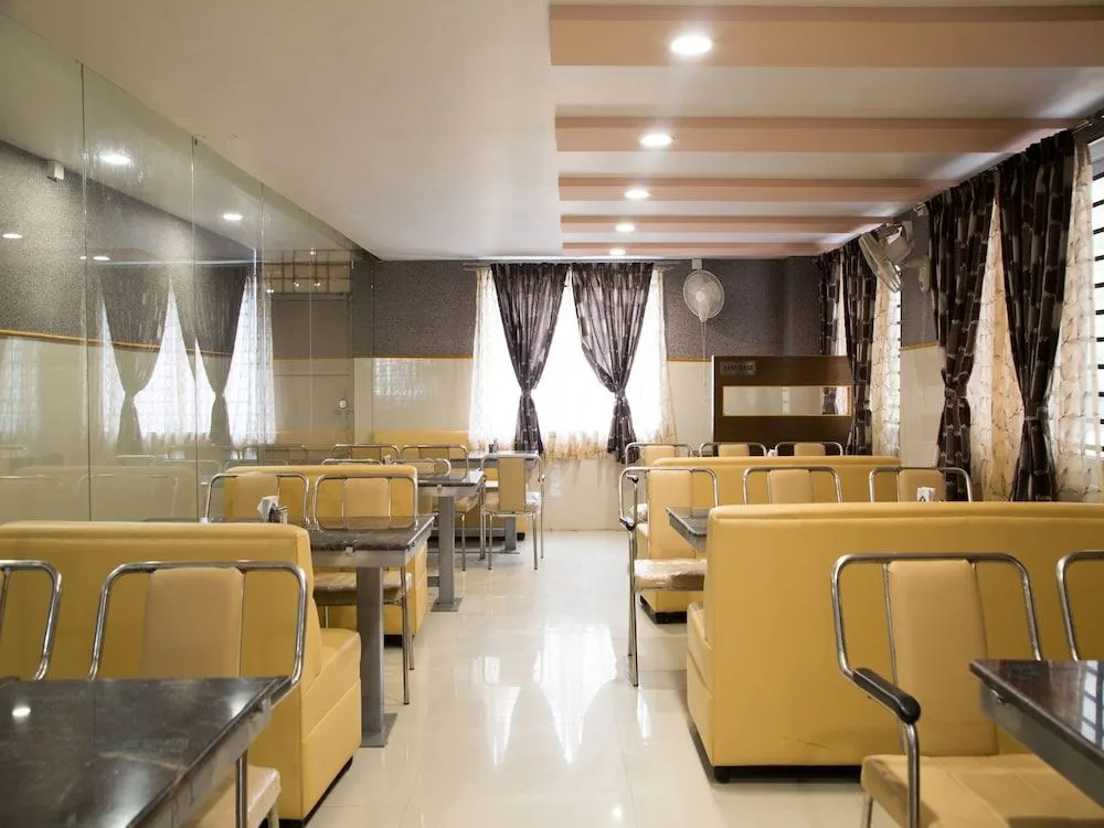 OYO 9248 Hotel Shrinidhi - фото 15