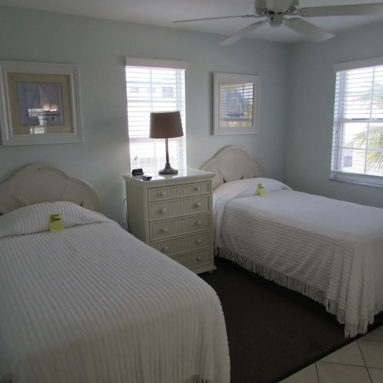 Edison Beach House - Chambres