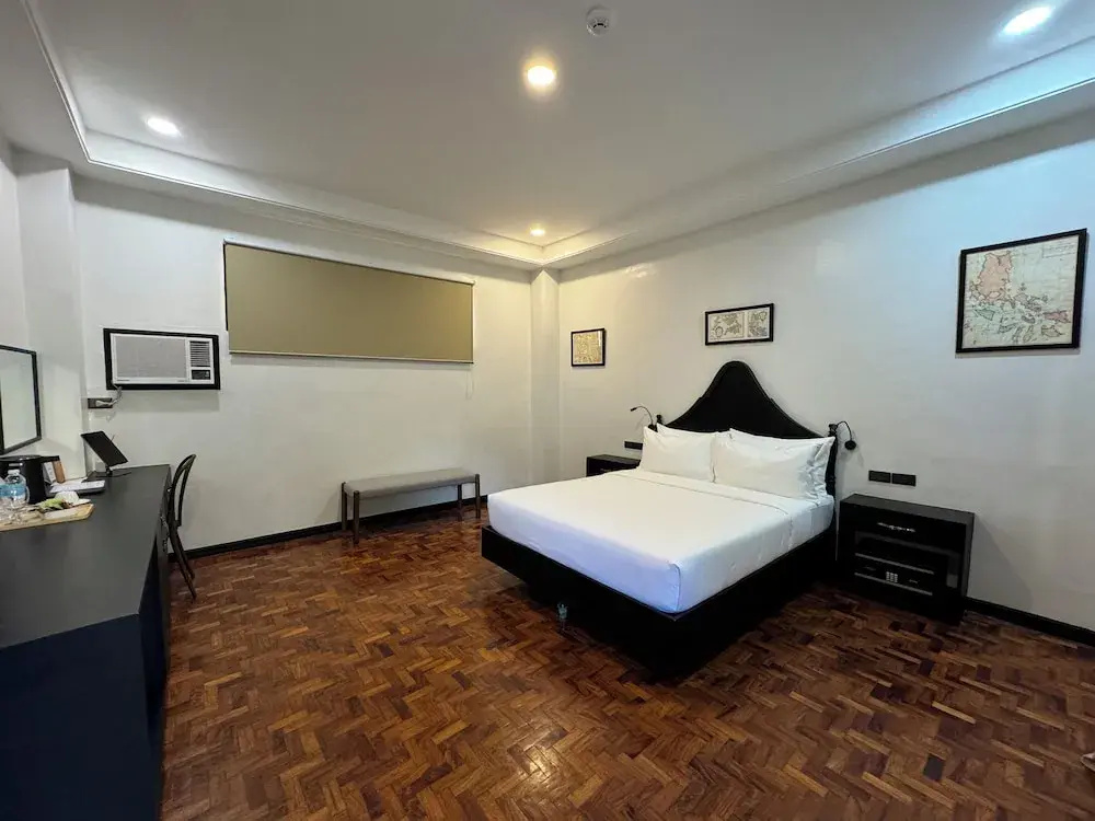 Premier room