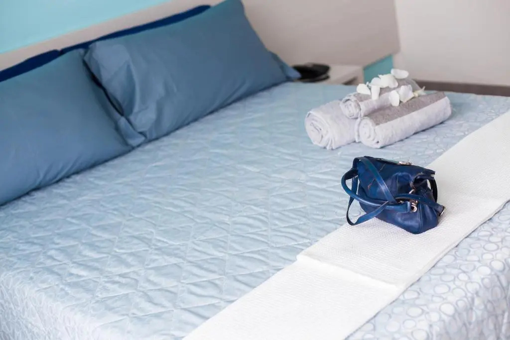 Standard Triple room with balcony and with sea view