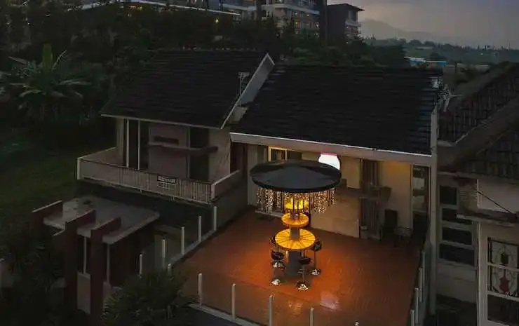Holland Tulip Batu Jacuzzi and Smart Villa