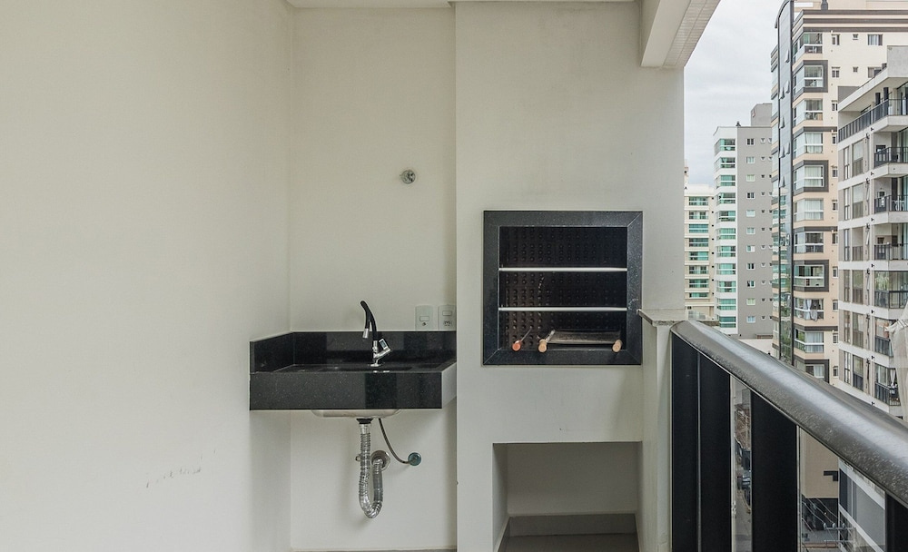 Apt w/ BBQ Grill 300m From the Beach May0501