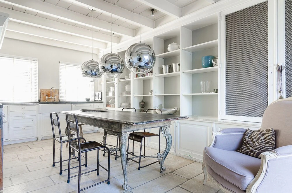 Elegant Riverside Apartment - фото 22