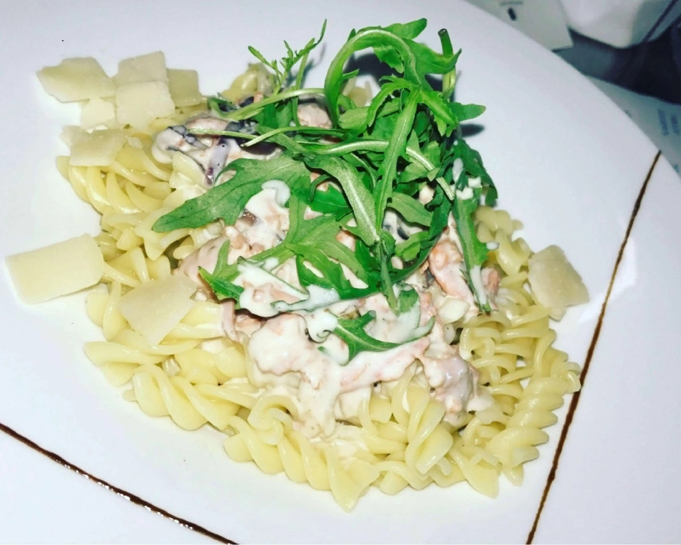 Food & Beverage
