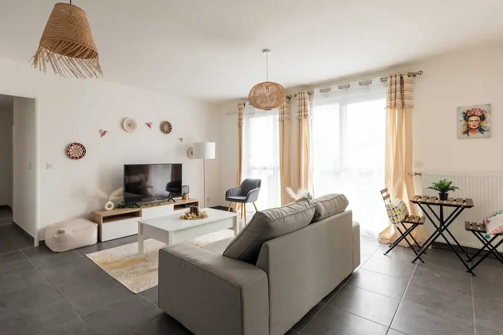 Charming Apartment 2br/4p - Near to Lyon