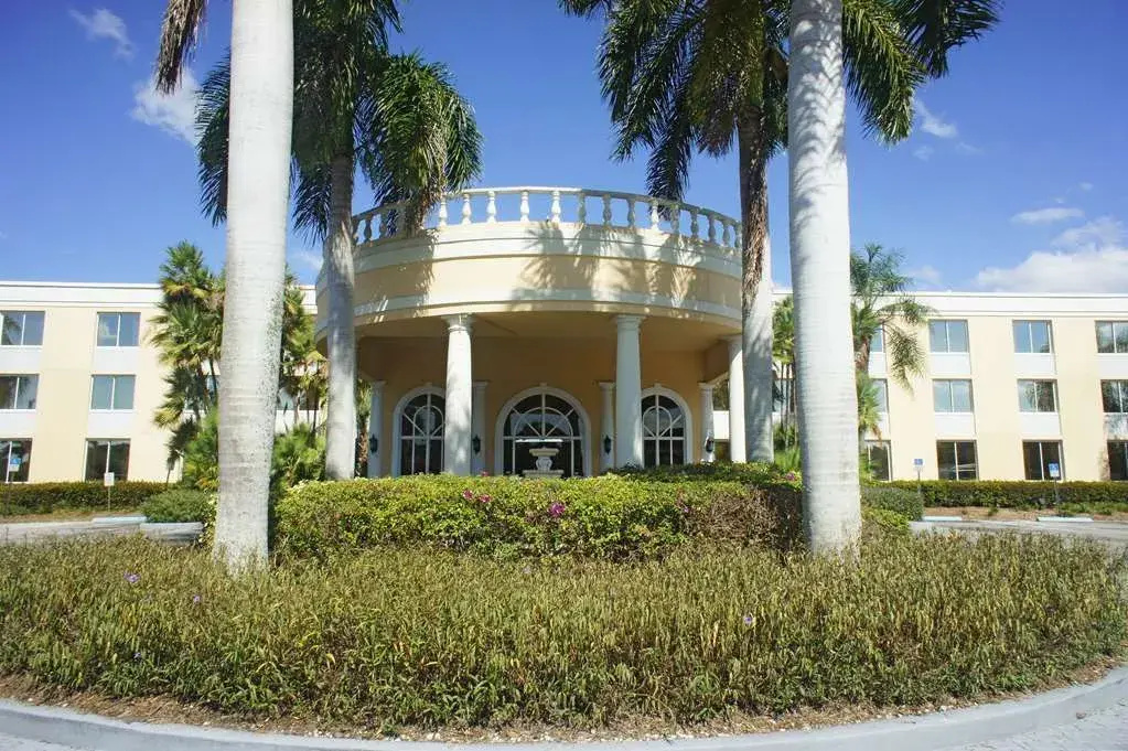 La Quinta Inn And Suites Naples Downtown