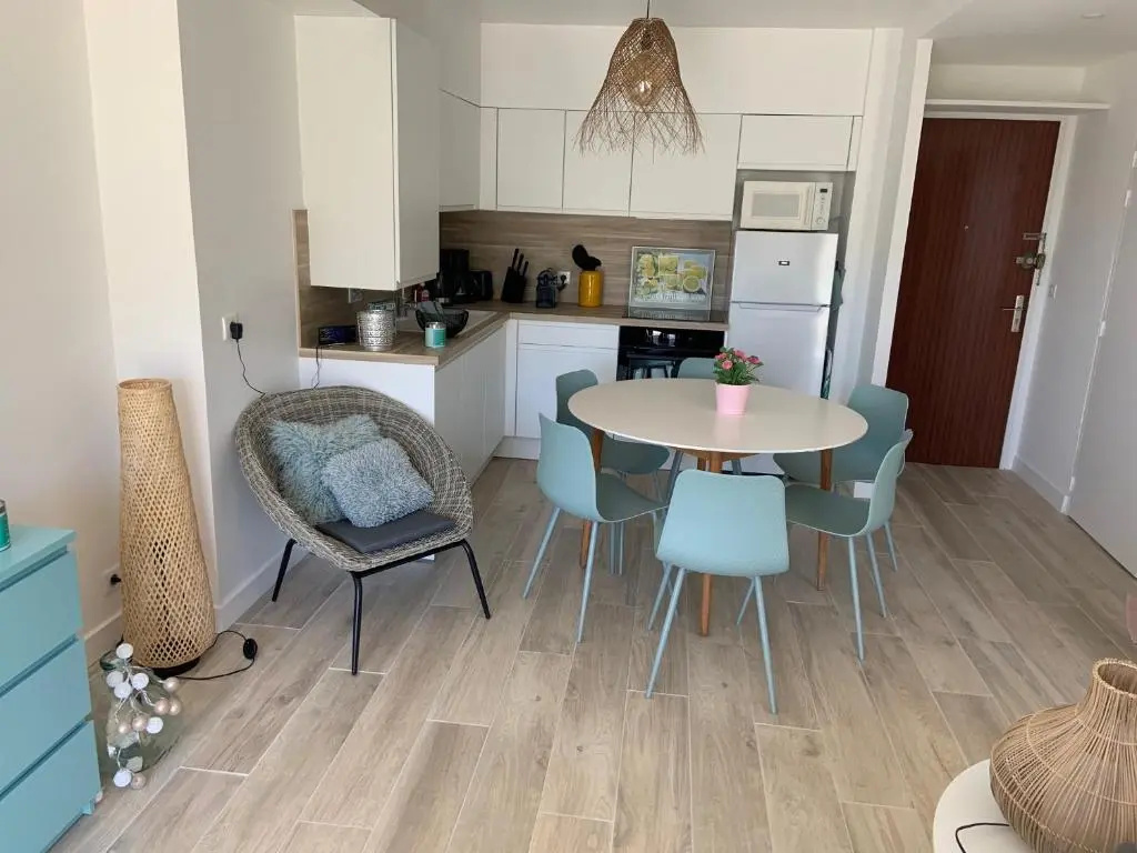 Voir la photo 2 — Hyper Centre, Vue Mer ,Appartement Neuf, 6 Adultes