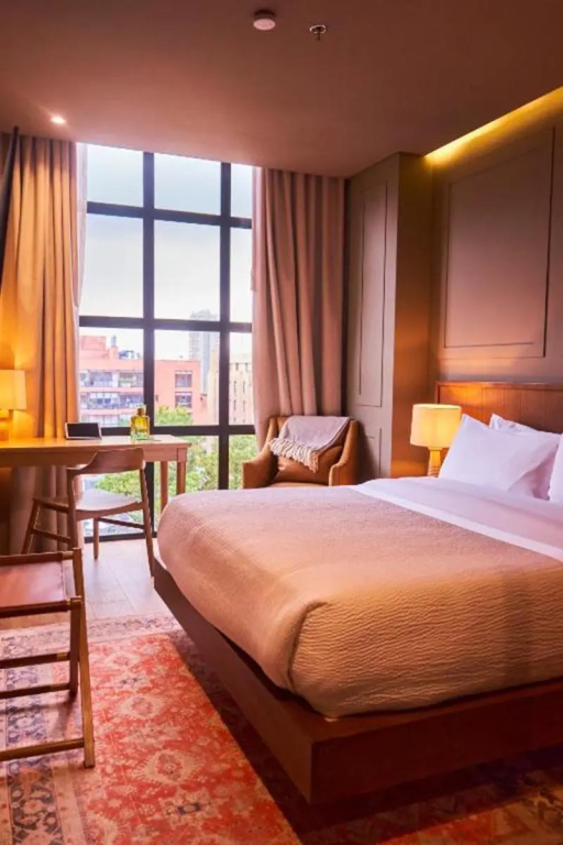 Deluxe Double room (full double bed)