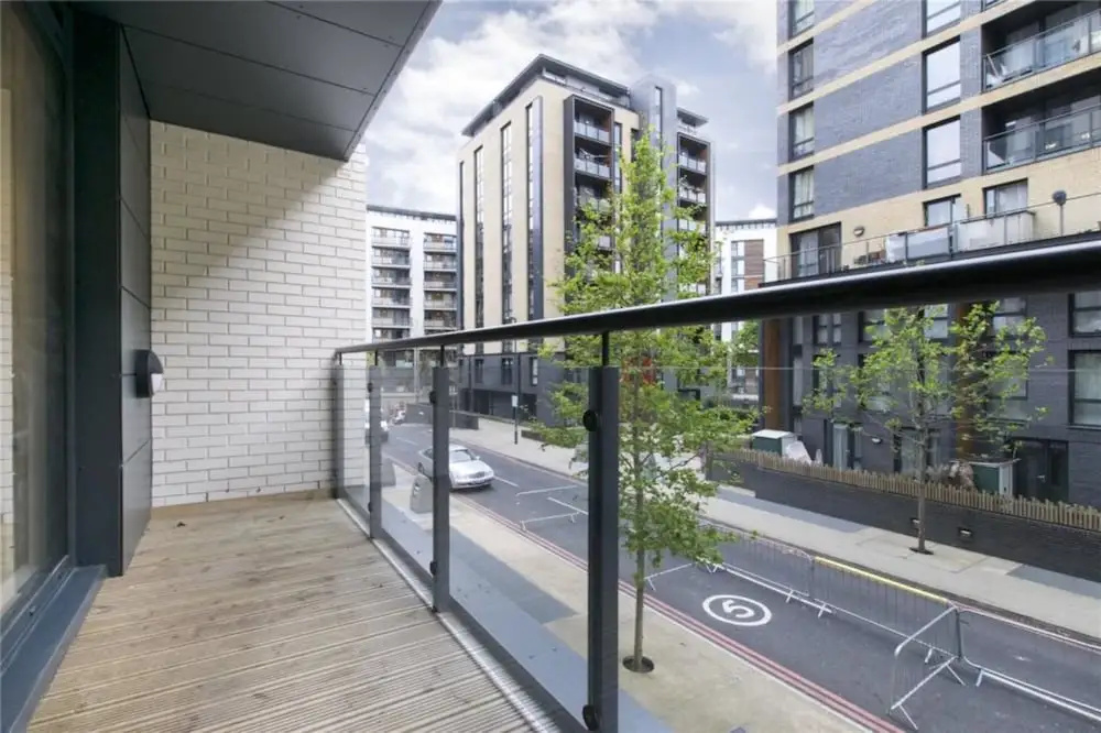 Incredible Newly Built 2 Bedroom Flat near Park