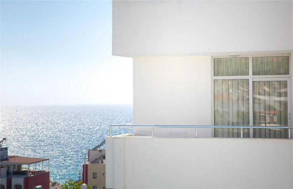 Balcony & Terrace