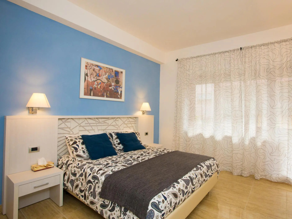 Standard Double room with balcony (full double bed)