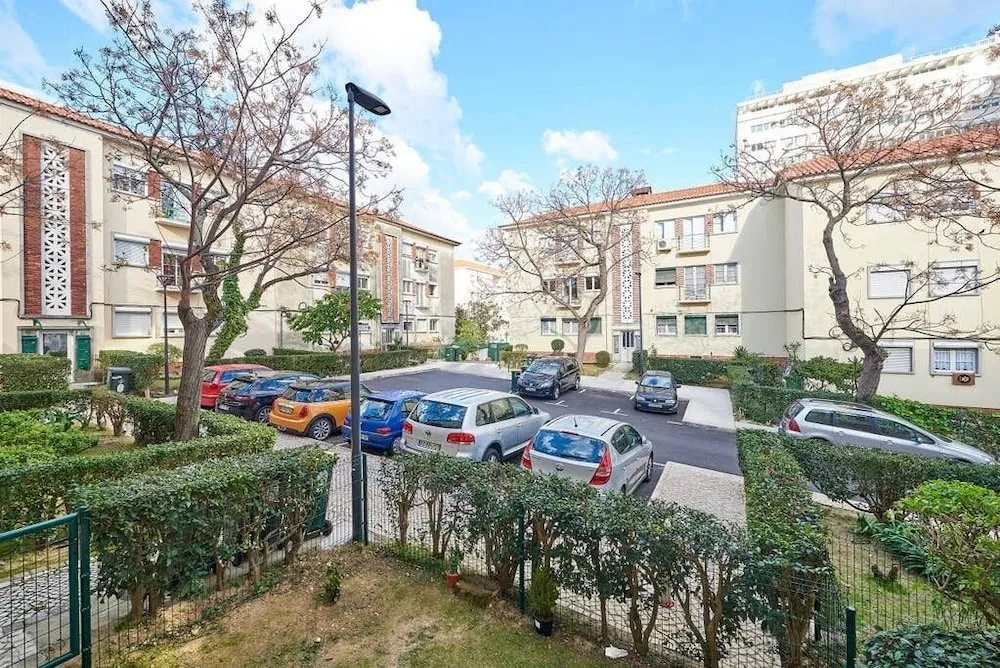 Lisbon Haven \- Family Apartment by the Metro w\/AC