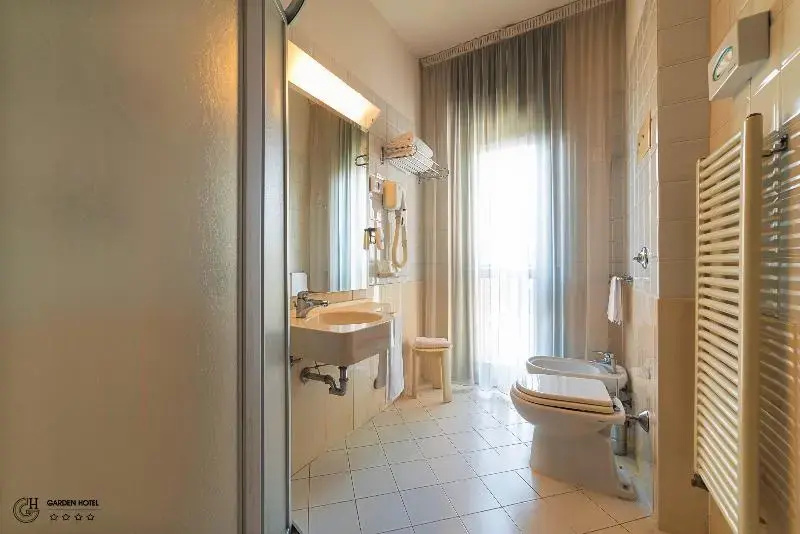 Garden Hotel - Chambres