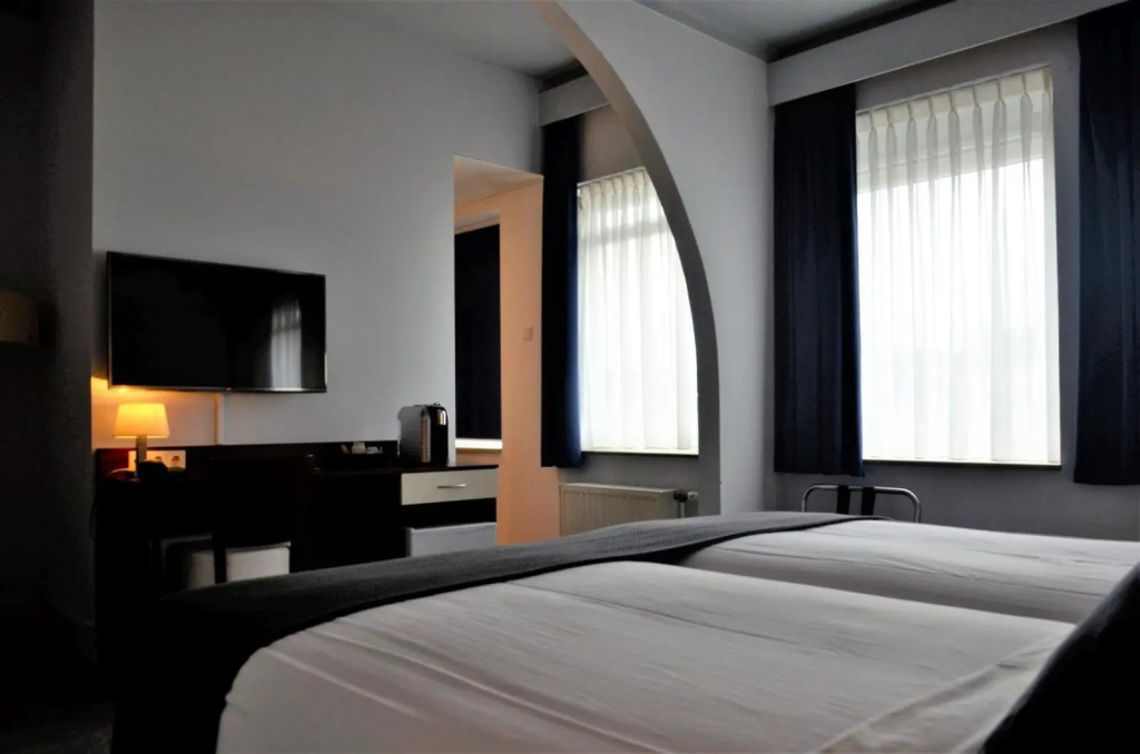 Apollo Hotel — 5