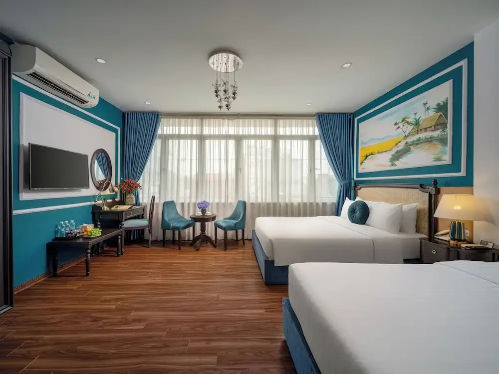 Standard Triple Family room with city view