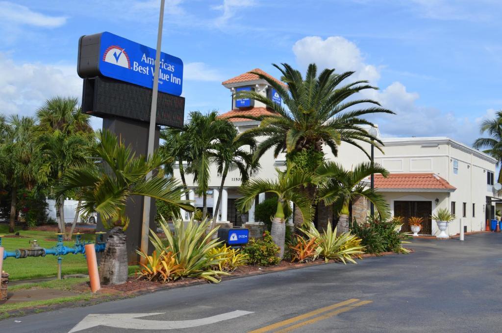 Americas Best Value Inn Ft. Myers image