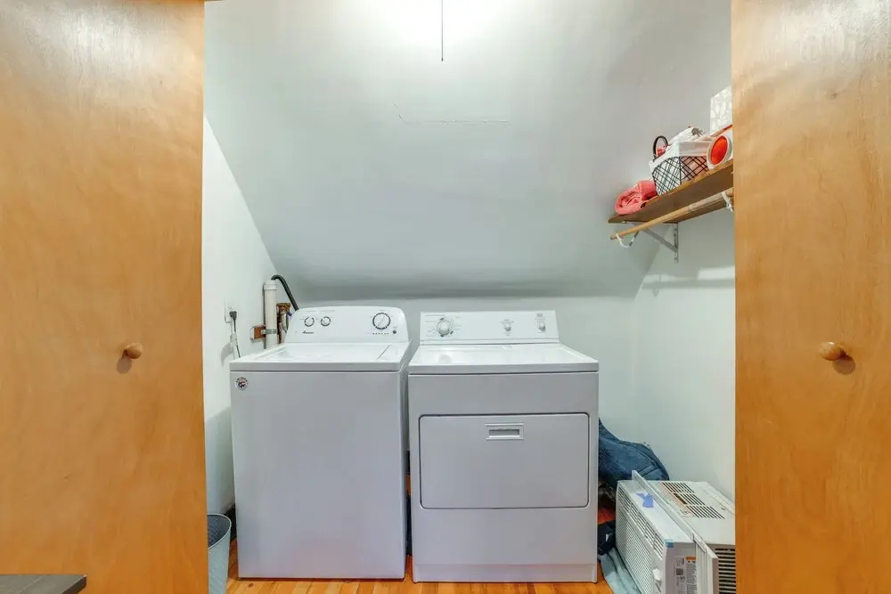 1 Mi to Dtwn Binghamton: Pet-friendly Home w/ Deck