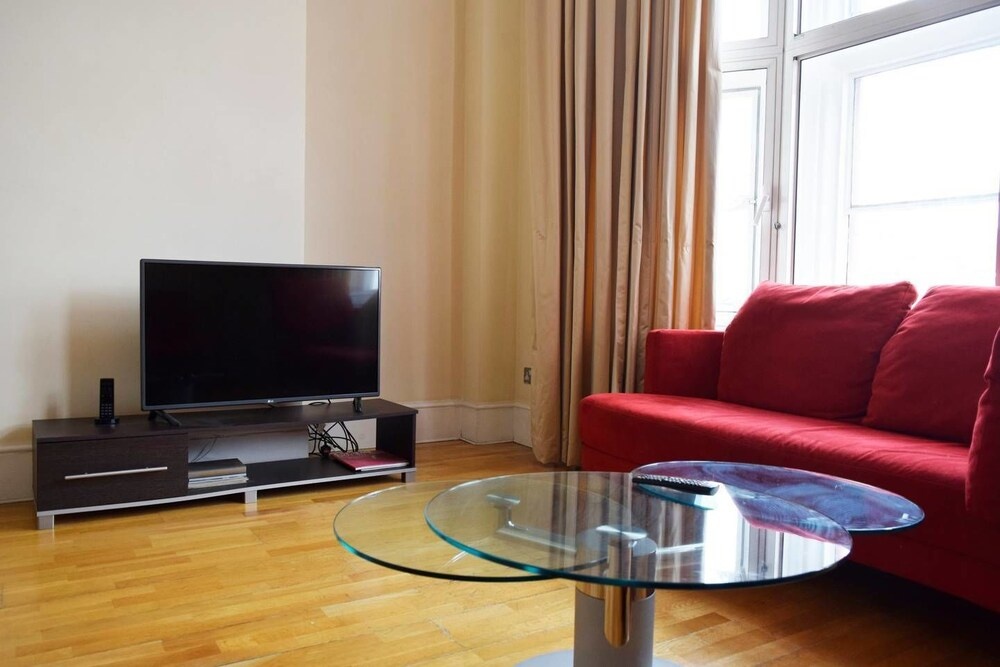 Grand 2 bed 2 Bath Home on Old Street Roundabout