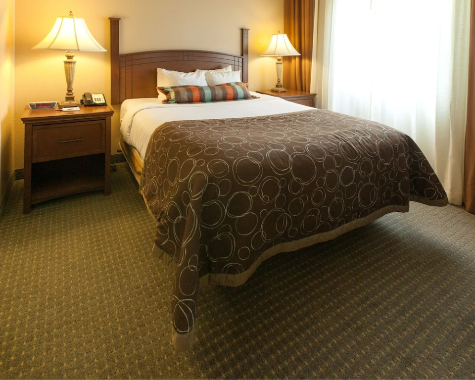 Staybridge Suites Lubbock - University Area by IHG - Chambres