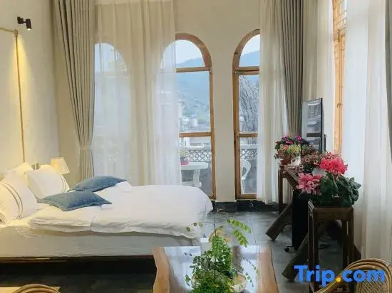 Deluxe Double room (full double bed)