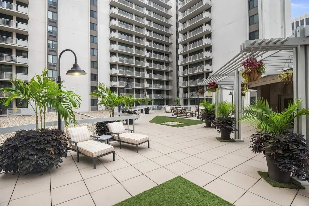 DC Airport Metroline Apartments