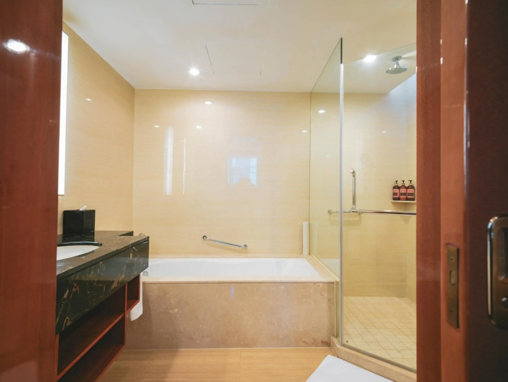 Ramada Plaza by Wyndham Shanghai Pudong Airport Hotel - Général