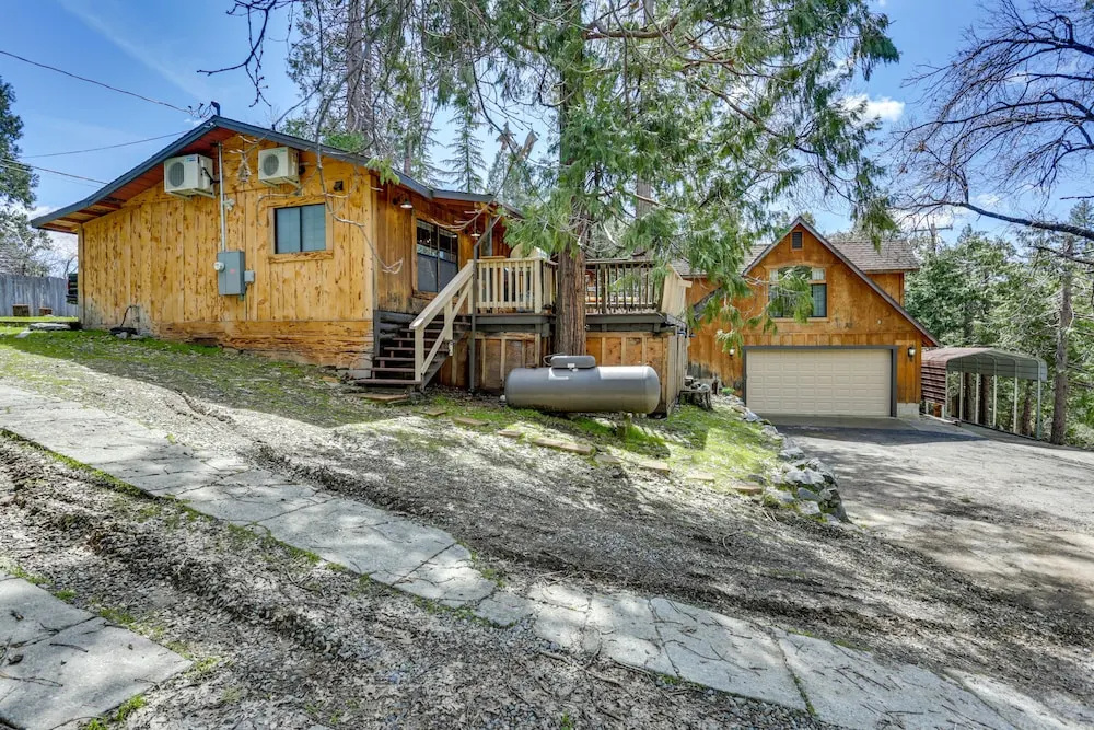 9 Mi to Bass Lake: Cabin w/ Fire Pit in Wishon!