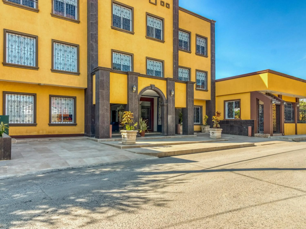 Monte Salerno Hotel & Suites