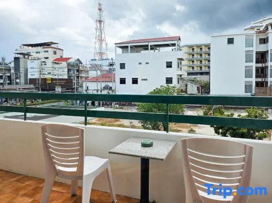 Двухместный номер Deluxe 2 отдельные кровати в Sirin Hotel Hua Hin